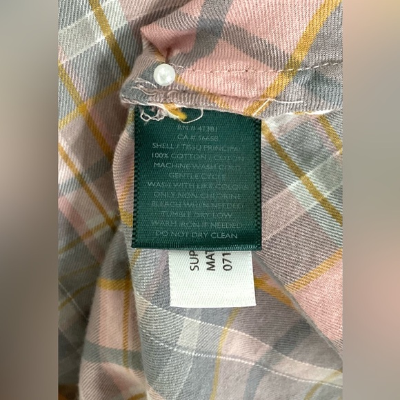 Lauren Ralph Lauren Woman’s Blouse Top Buttons Size M Asymmetrical Bottom - Picture 9 of 11